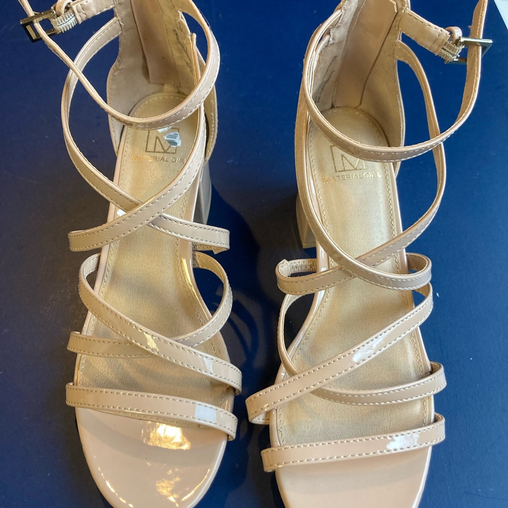 Women’s size 71/2 material girl shoes